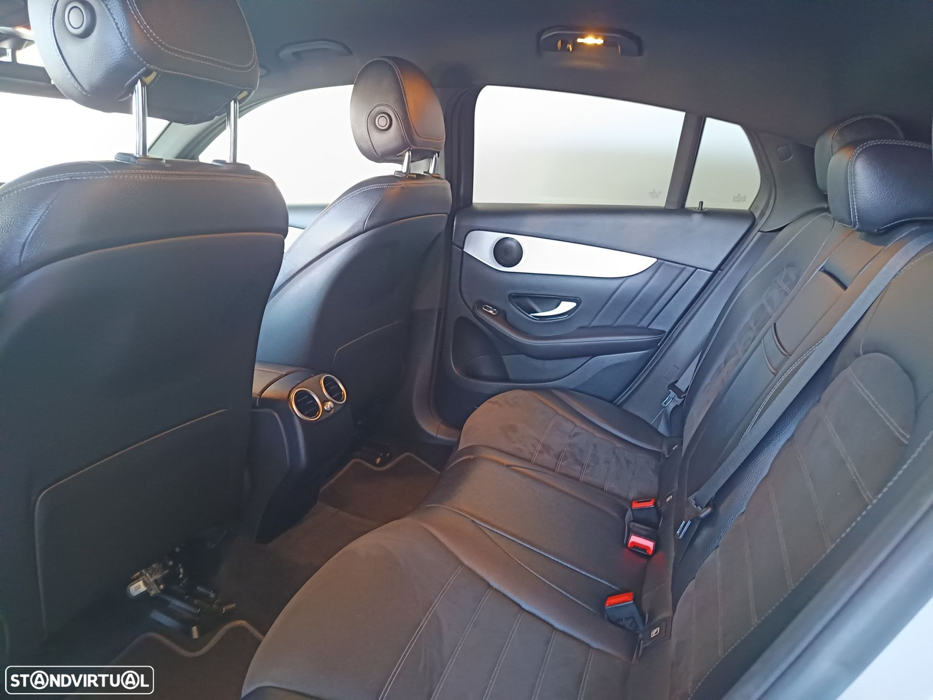 Mercedes-Benz GLC 300 de 4Matic - 12