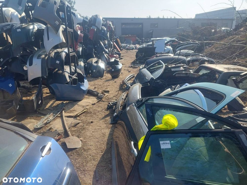 DRZWI KOMPLETNE PRAWY TYŁ VOLVO V50 I - 10