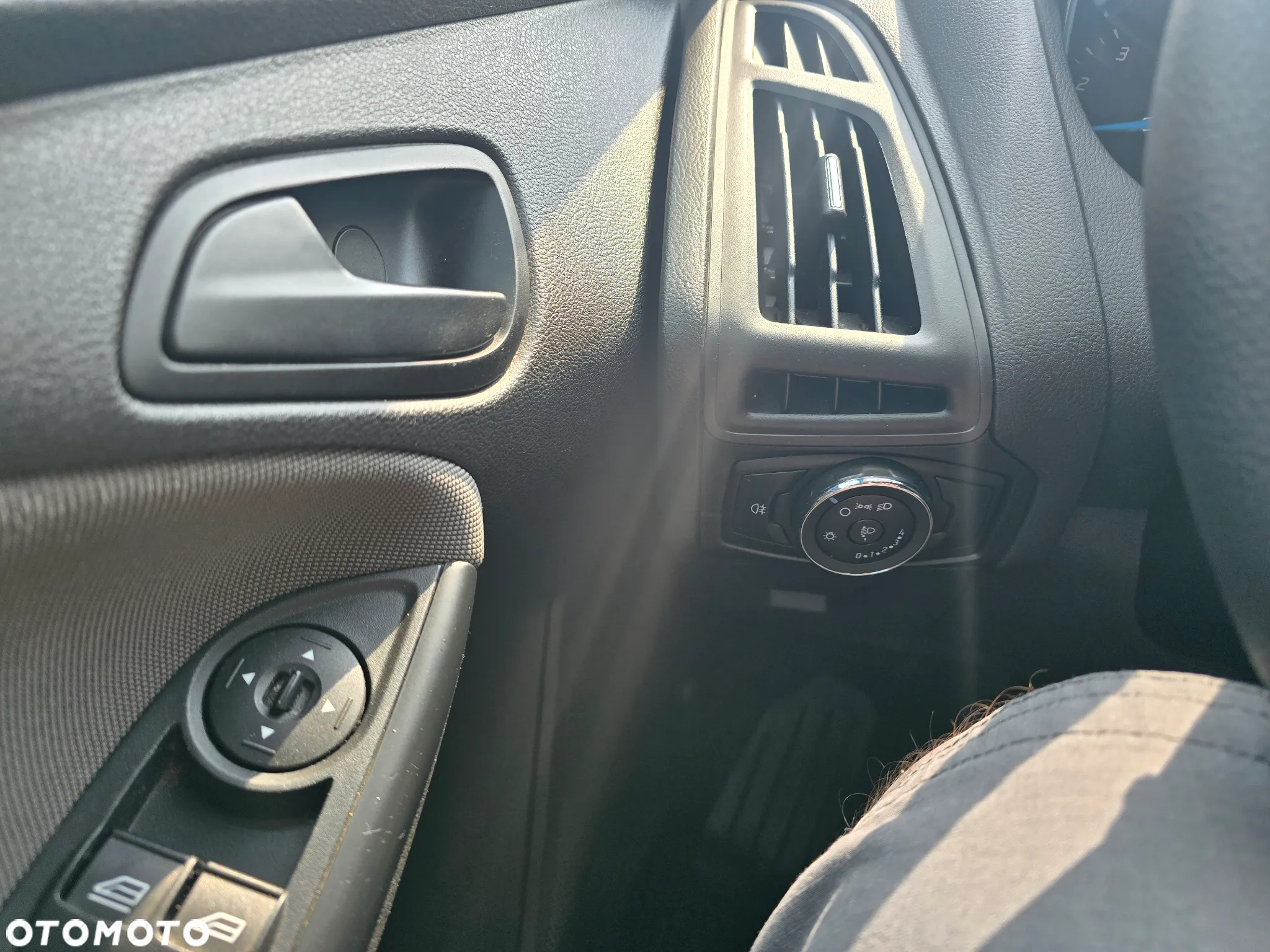 Ford Focus 1.0 EcoBoost 99g Trend - 12