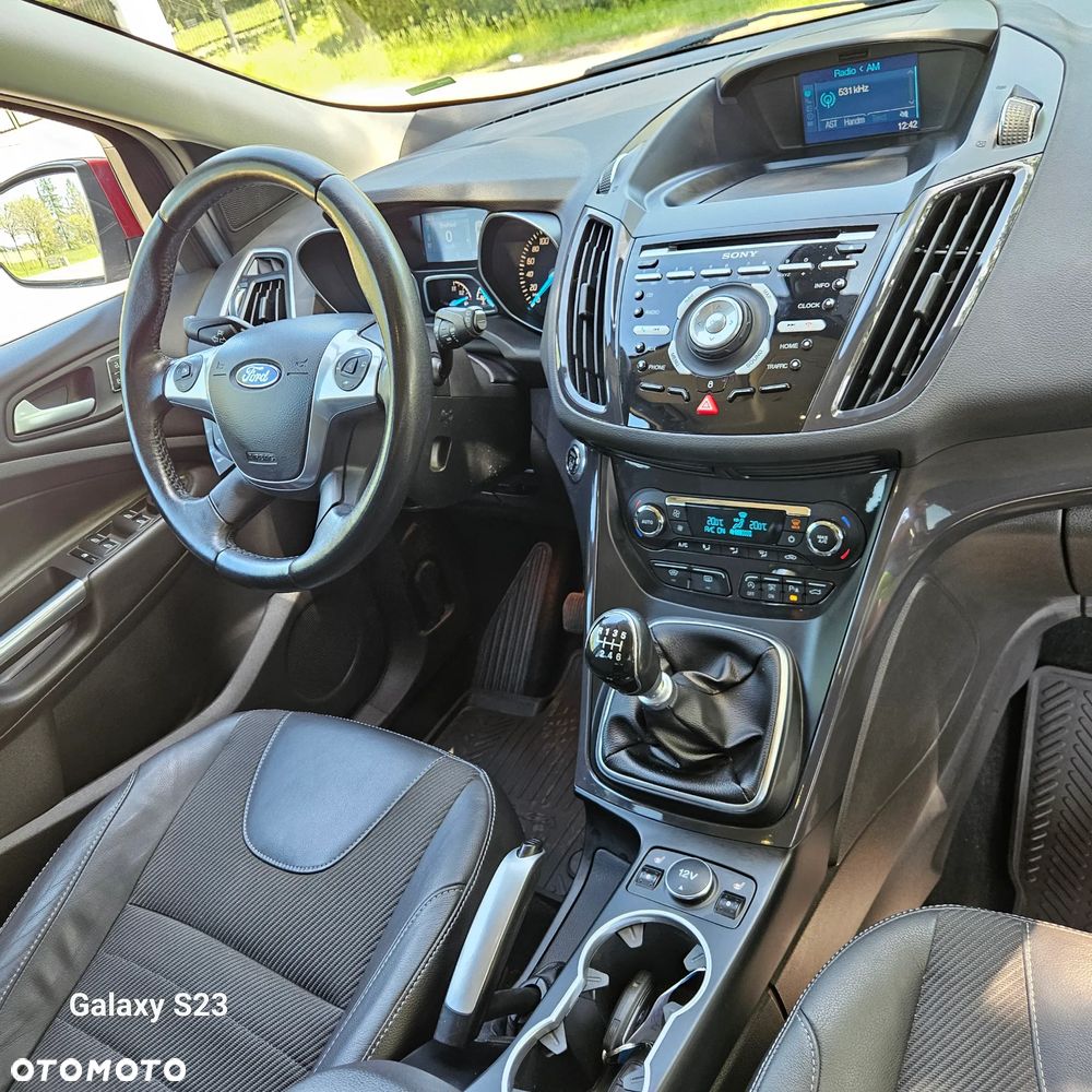 Ford Kuga 1.5 EcoBoost 2x4 Titanium - 28