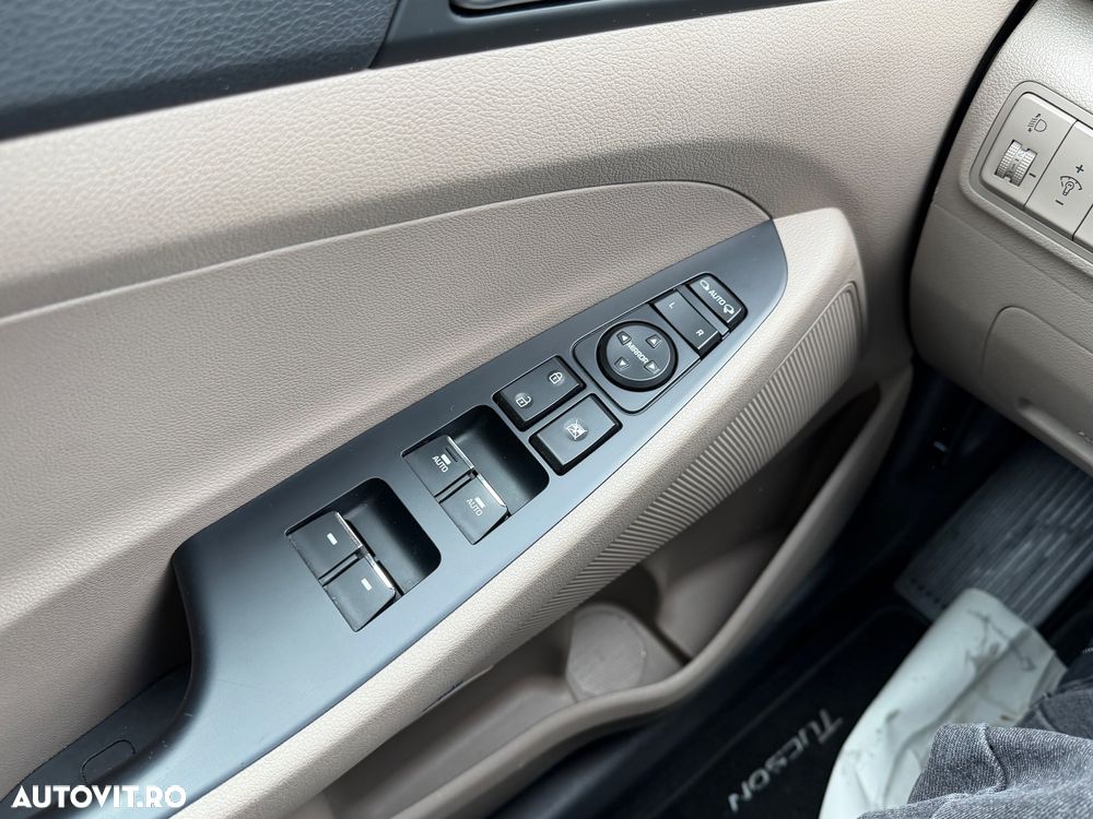 Hyundai Tucson blue 1.6 CRDi 2WD DCT Premium - 24