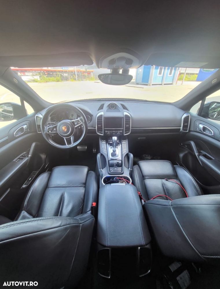 Porsche Cayenne - 7