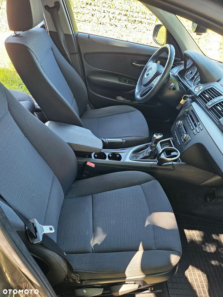 BMW Seria 1 - 21