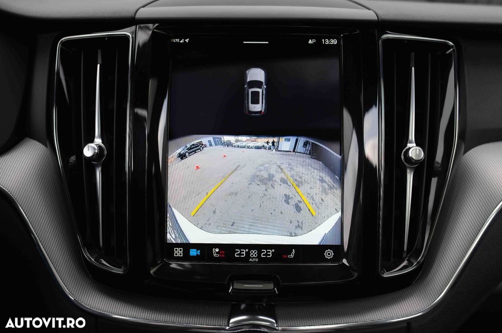 Volvo XC 60 B4 MHEV AT8 AWD R-Design - 35