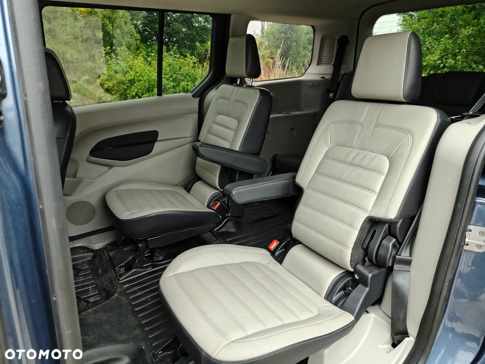 Ford Tourneo Connect Grand - 18