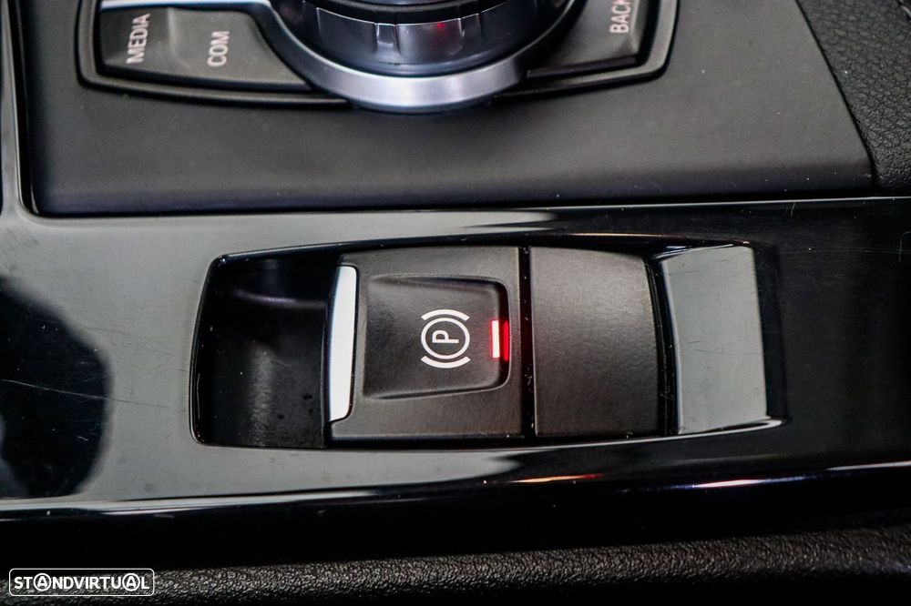 BMW X1 16 d sDrive Line xLine - 27