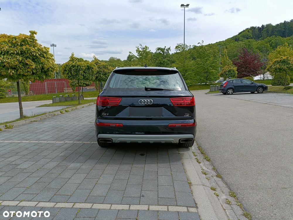 Audi Q7 - 7