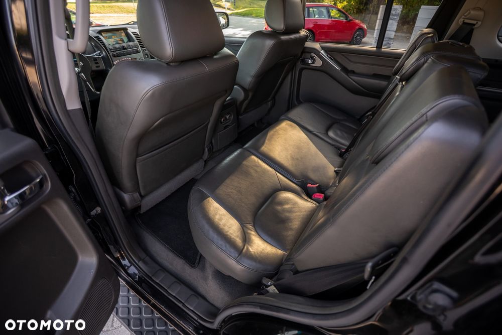 Nissan Pathfinder 2.5 dCi Premium - 26