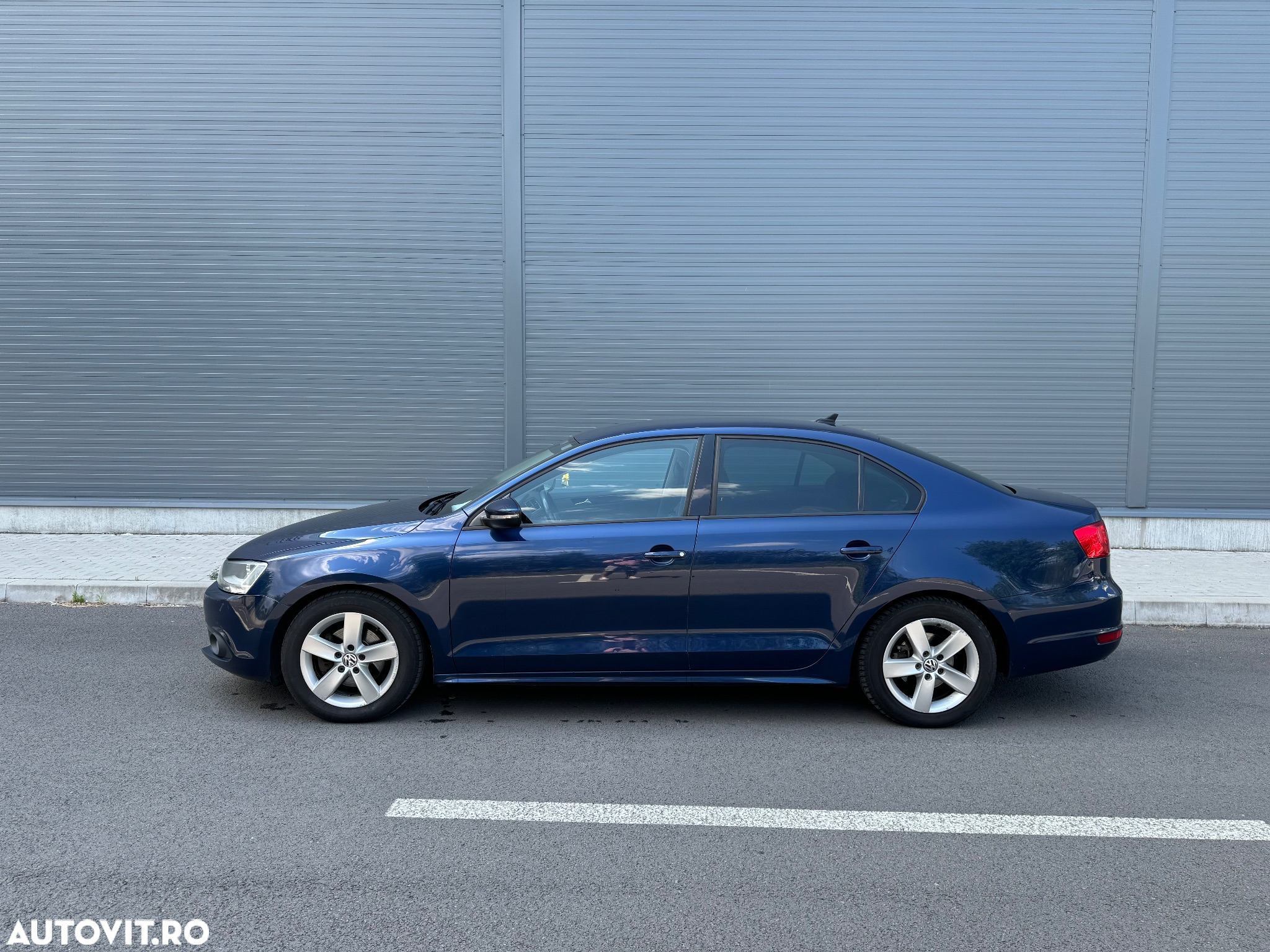 Volkswagen Jetta - 8
