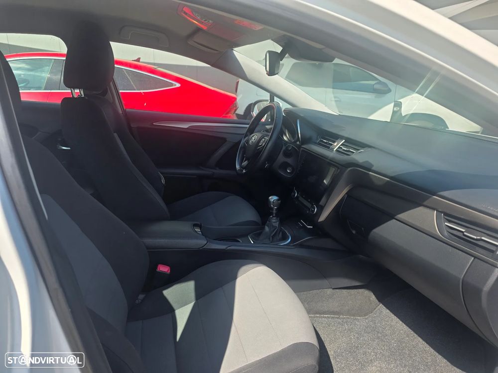 Toyota Avensis 1.6 D-4D Edition-S - 15