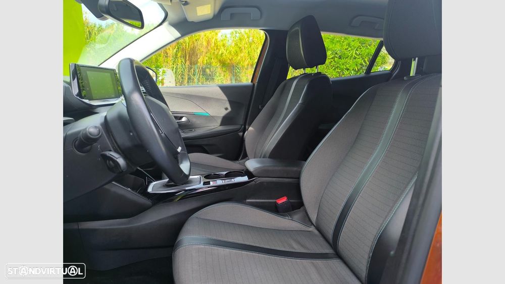 Peugeot 2008 1.2 PureTech Allure - 6