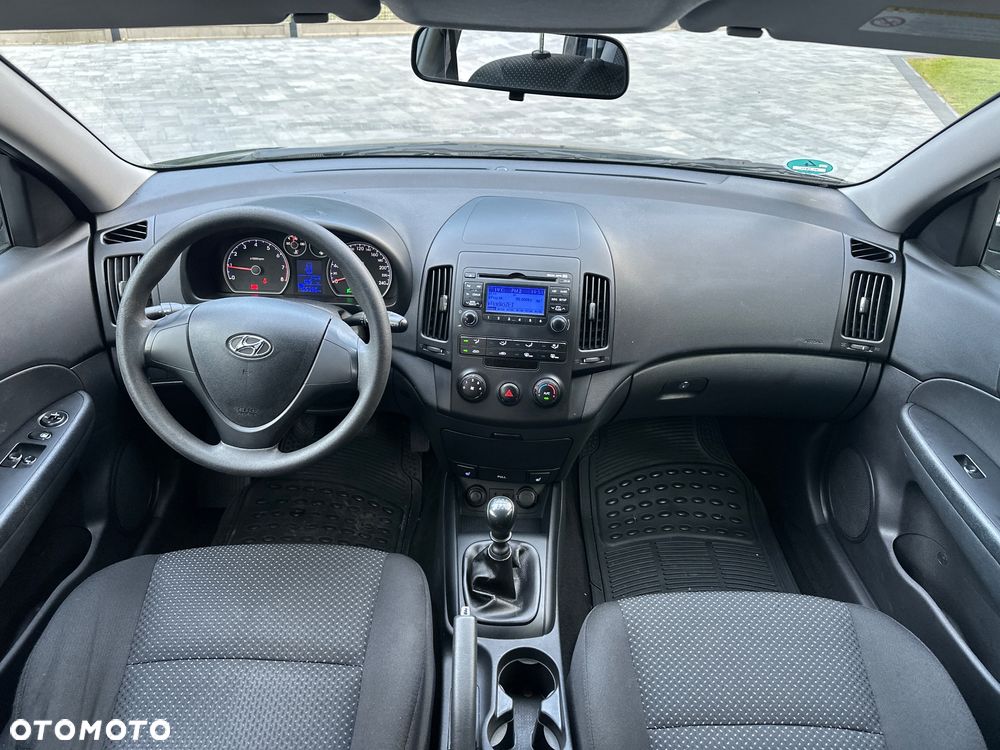Hyundai i30 1.4 Classic + World Cup - 19
