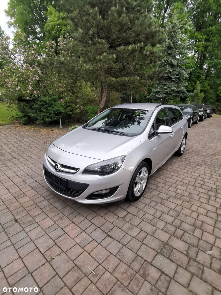 Opel Astra 1.4 Turbo Exklusiv - 4