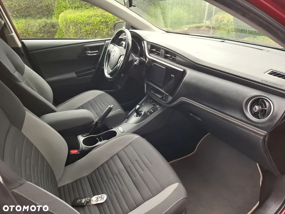 Toyota Auris - 16