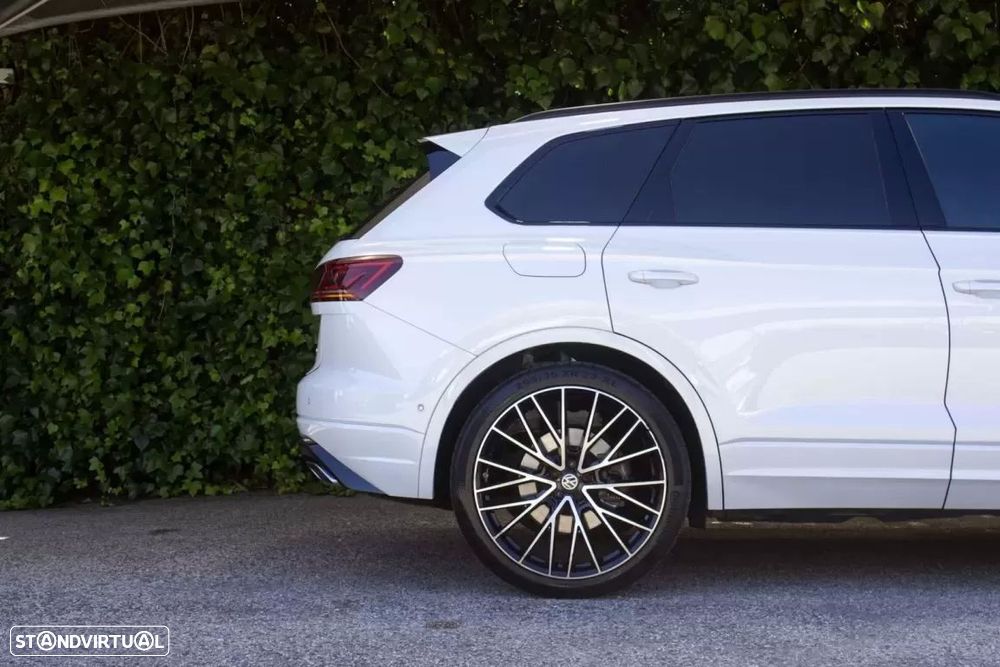 VW Touareg 3.0 TSI e-Hybrid R - 4