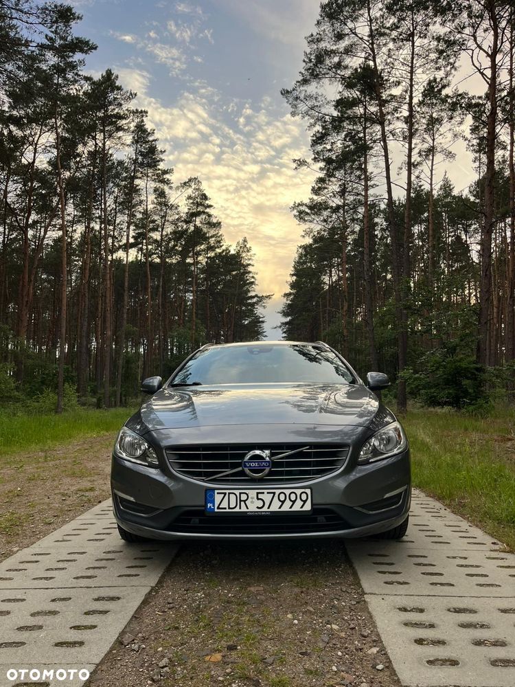 Volvo V60 D3 Summum - 1