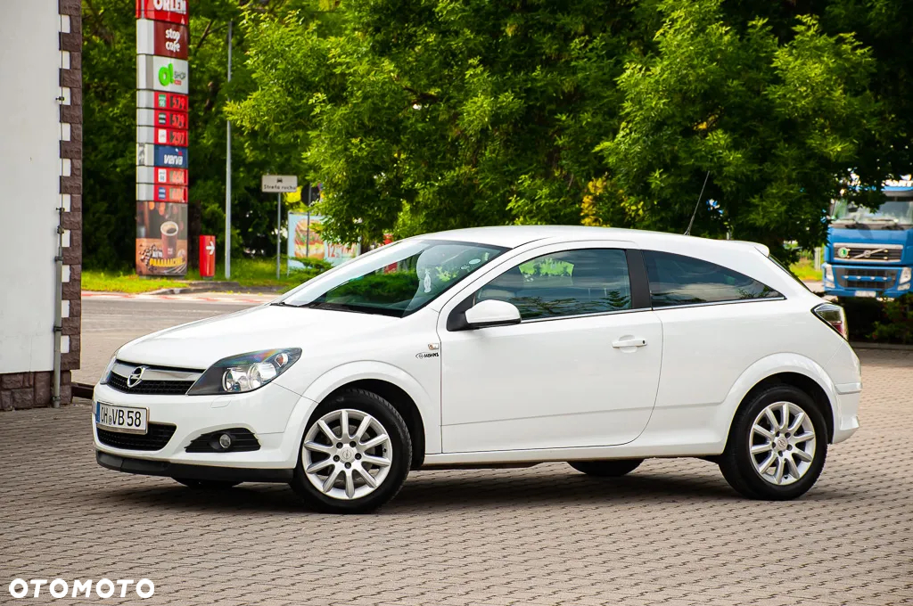 Opel Astra GTC 1.6 - 17
