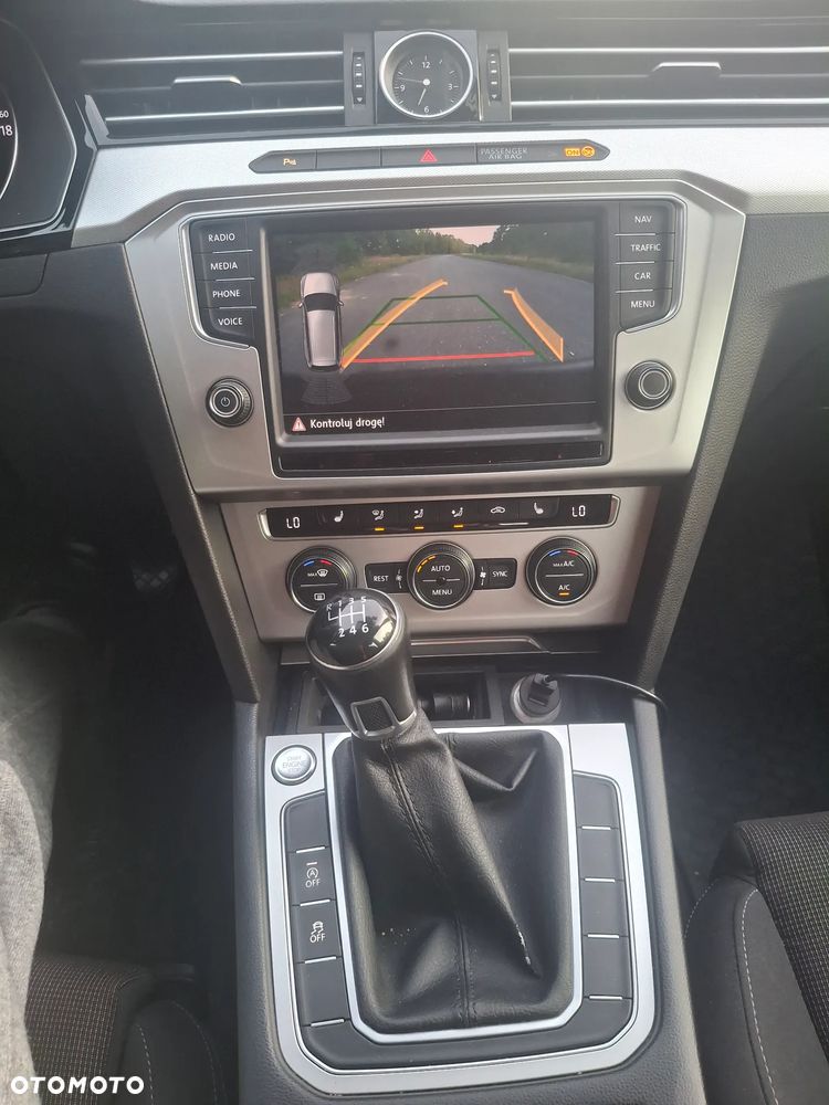 Volkswagen Passat 1.8 TSI BMT Comfortline - 12