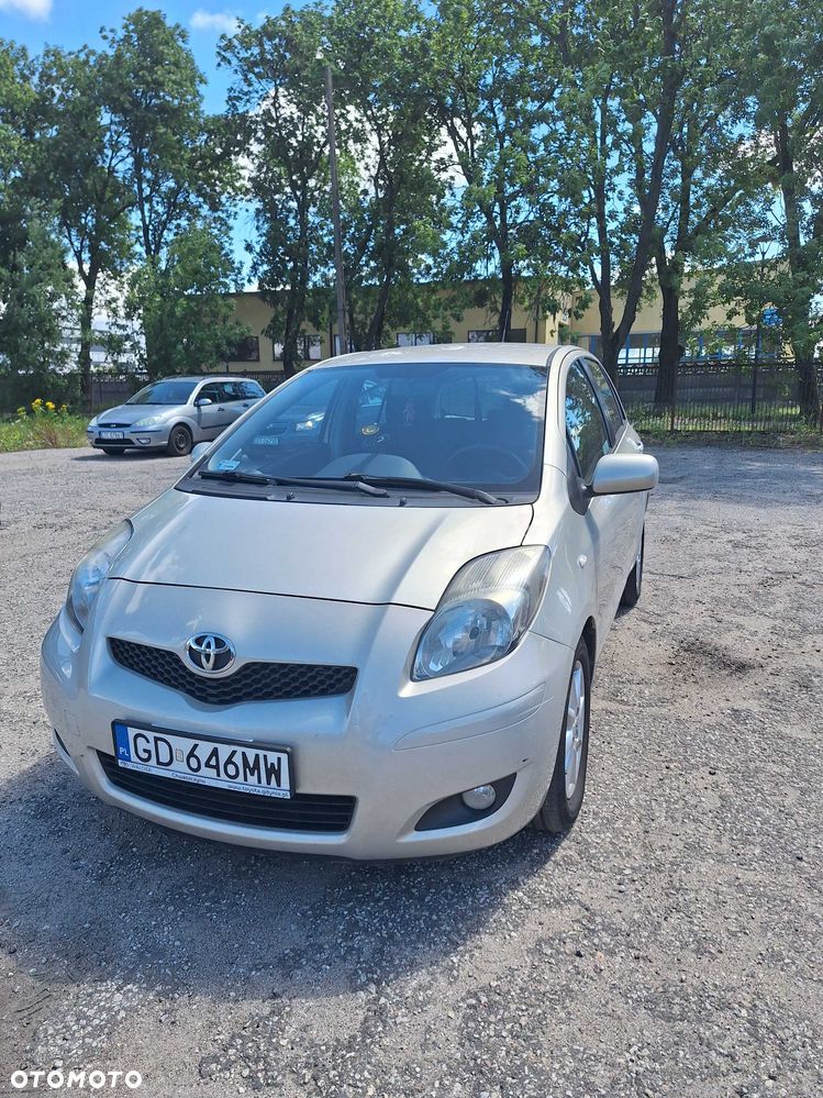 Toyota Yaris - 1