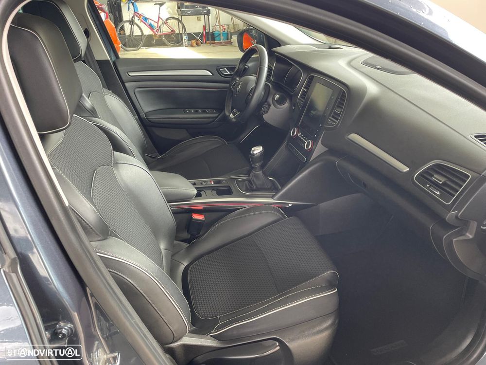 Renault Mégane ENERGY dCi 110 Start & Stop Bose Edition - 21