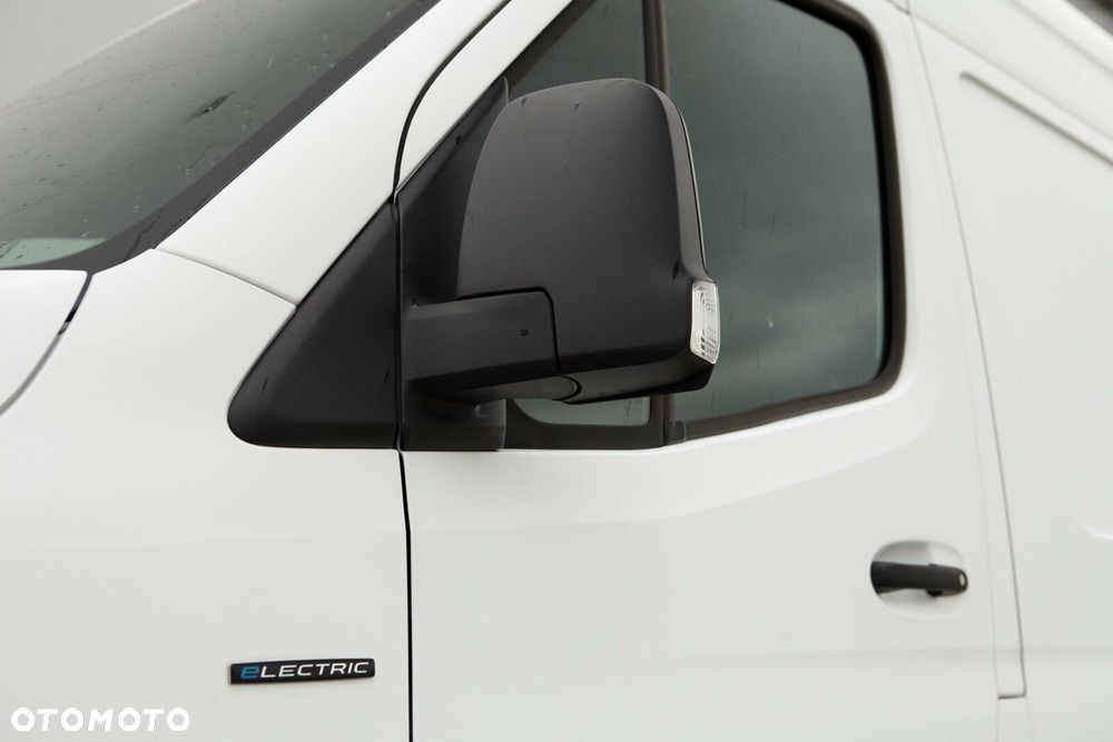 Mercedes-Benz eSprinter - 11