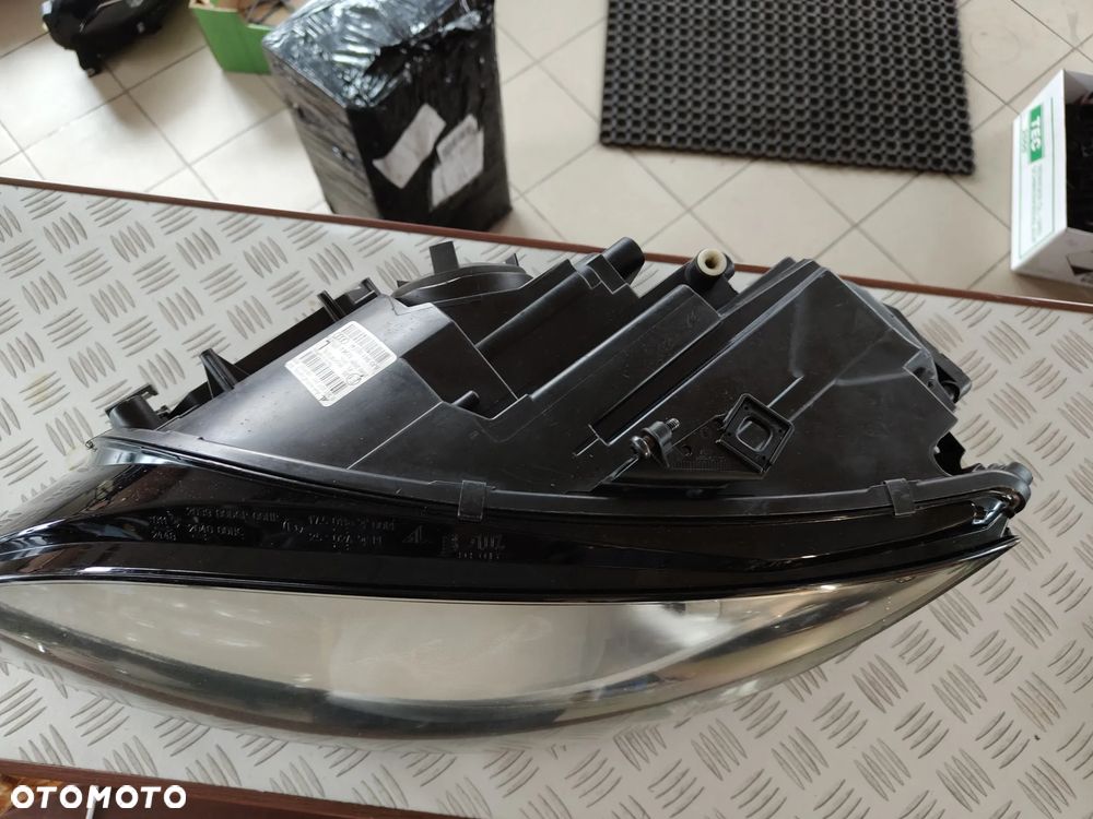 Audi TT 8J 2006-2013 BiXenon skretny lewy reflektor lampa Europa - 2