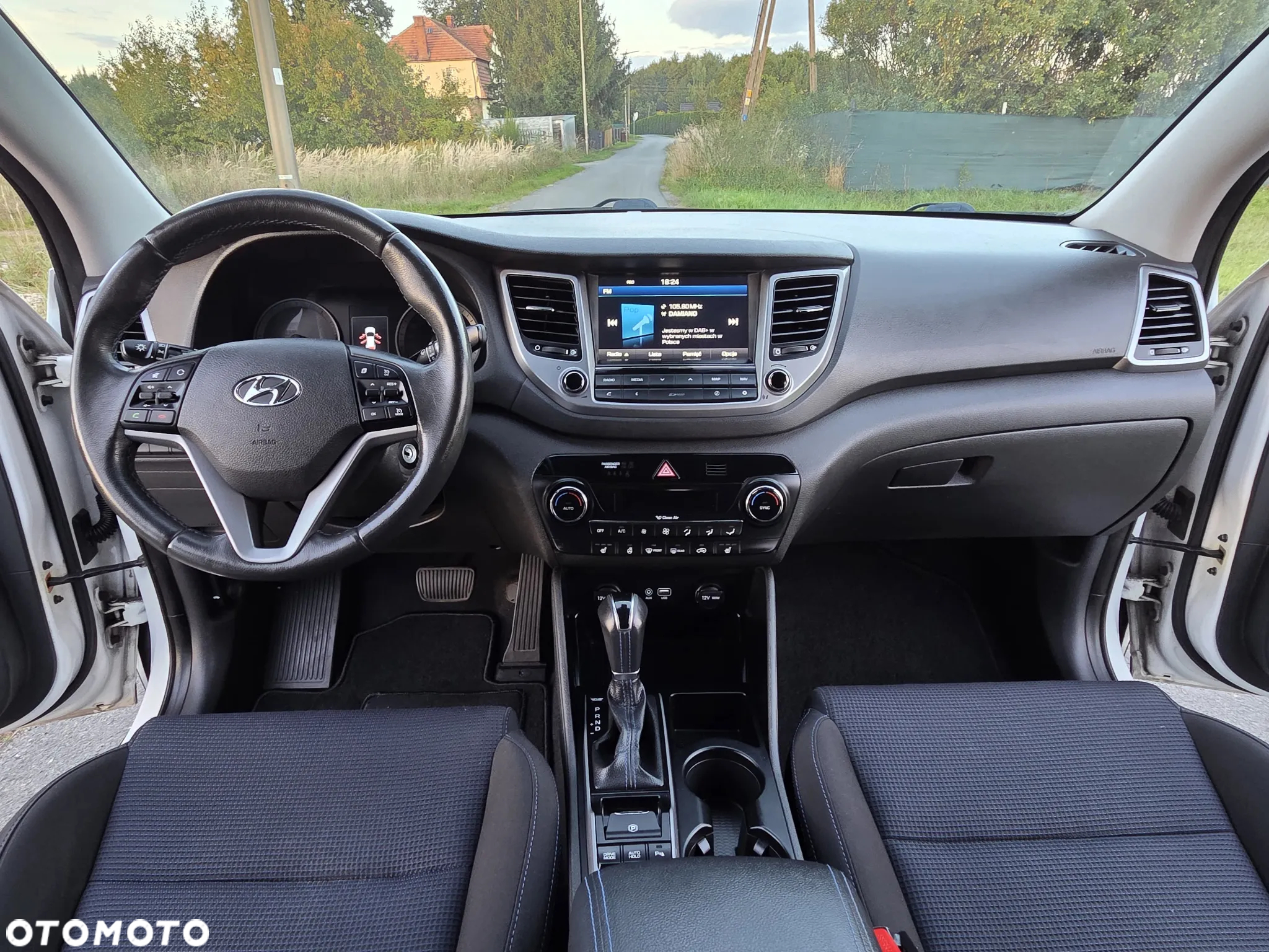 Hyundai Tucson blue 1.7 CRDi 2WD DCT Premium - 13