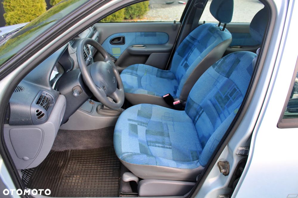 Renault Clio - 16