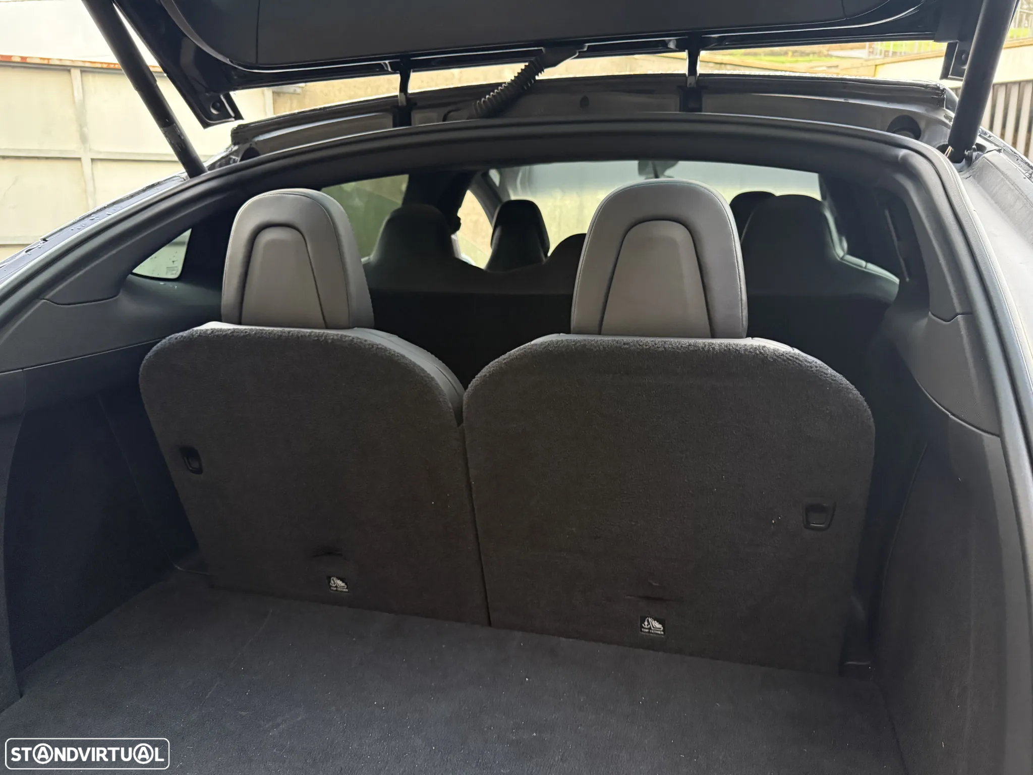 Tesla Model X - 14