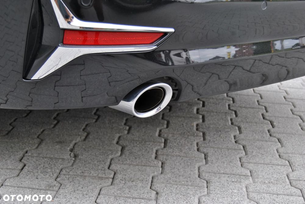 BMW Seria 3 320d xDrive Sport Line - 13