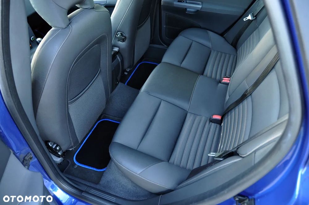 Volvo V50 2.0 Momentum - 12