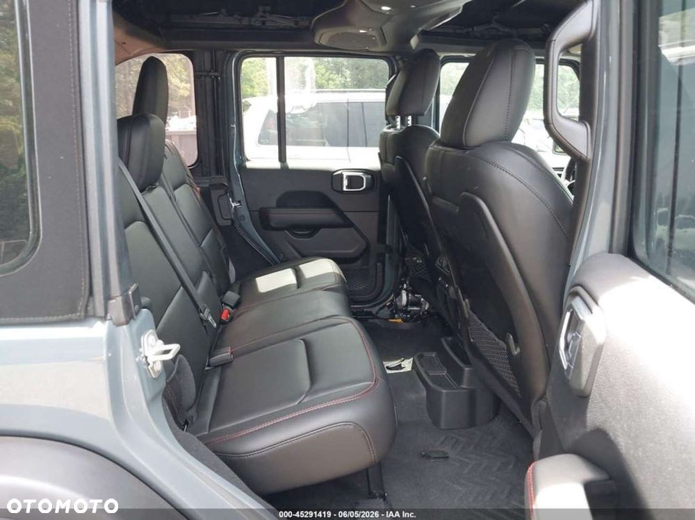 Jeep Wrangler - 11