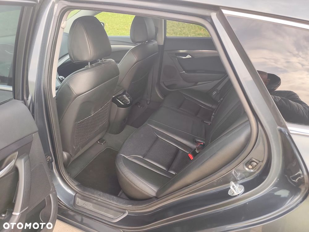 Hyundai i40 1.6 GDI Comfort + - 25