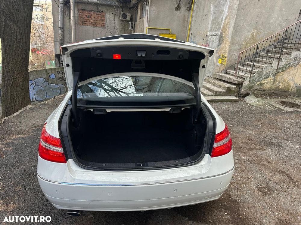 Mercedes-Benz E - 38