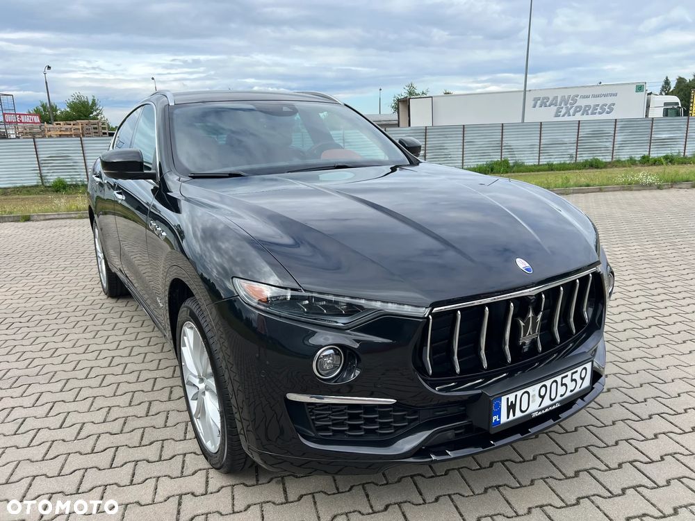 Maserati Levante Q4 GranLusso - 4