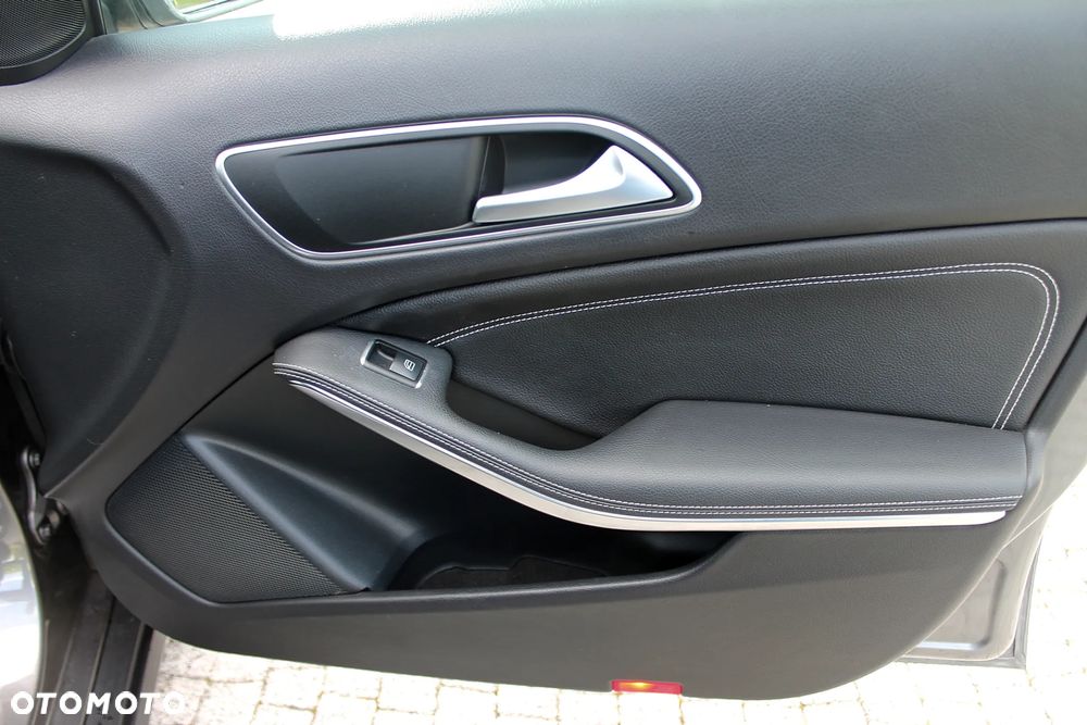 Mercedes-Benz GLA 200 (CDI) d 7G-DCT Urban - 21