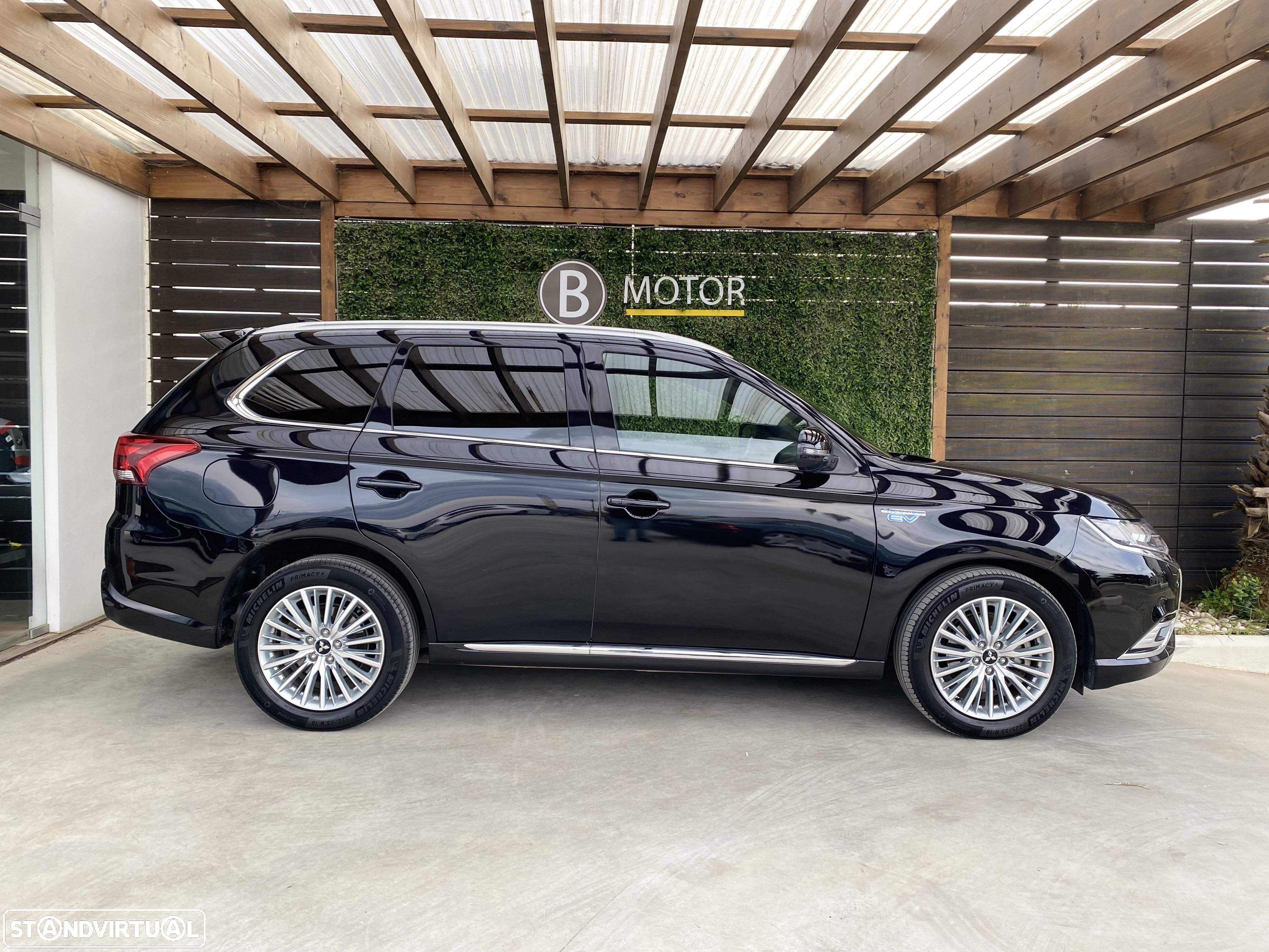 Mitsubishi Outlander 2.4 PHEV Intense - 3
