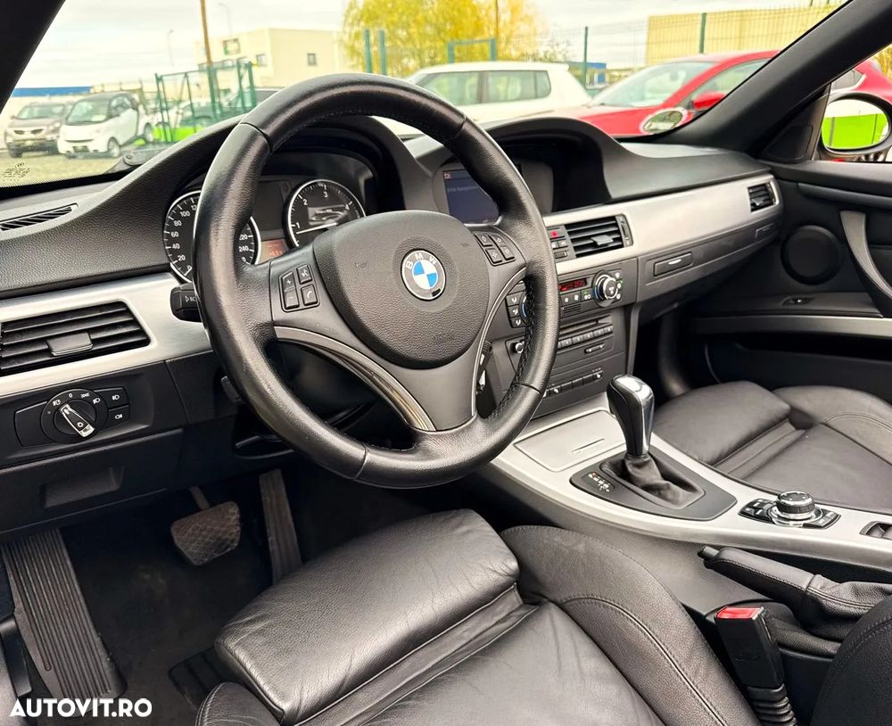 BMW Seria 3 320d DPF Cabrio Aut. - 24