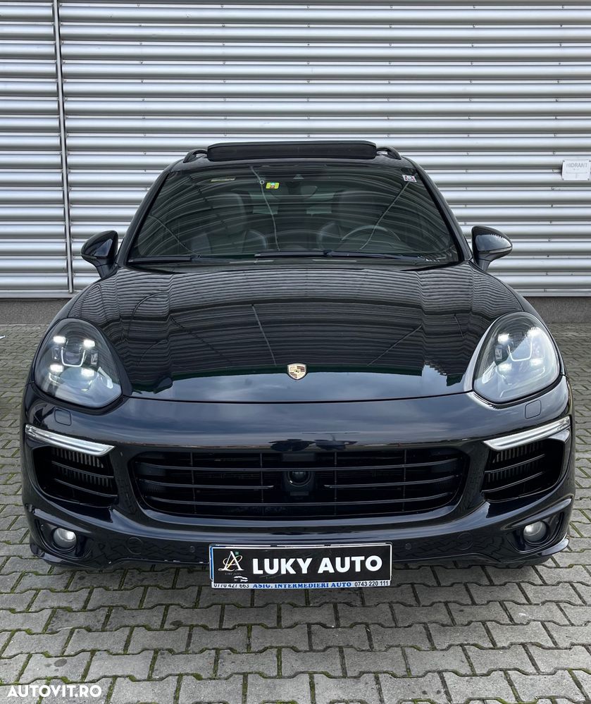 Porsche Cayenne 4.2 L S - 8