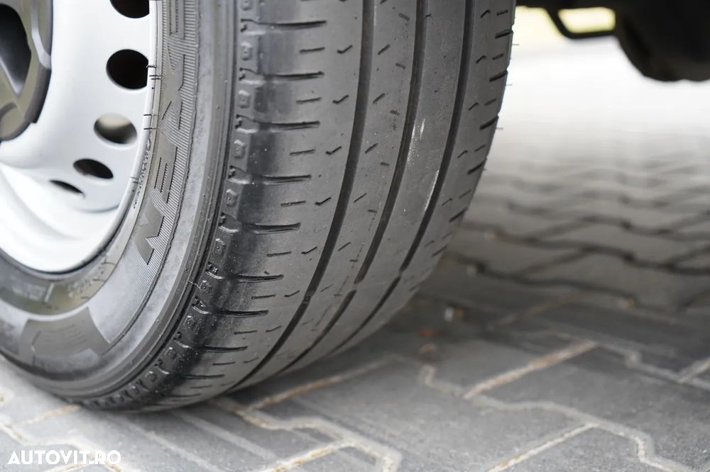 Iveco DAILY 35-180 / 4.7 m TIN / FURGONĂ / HI-MATIC / IMPORTAT - 16