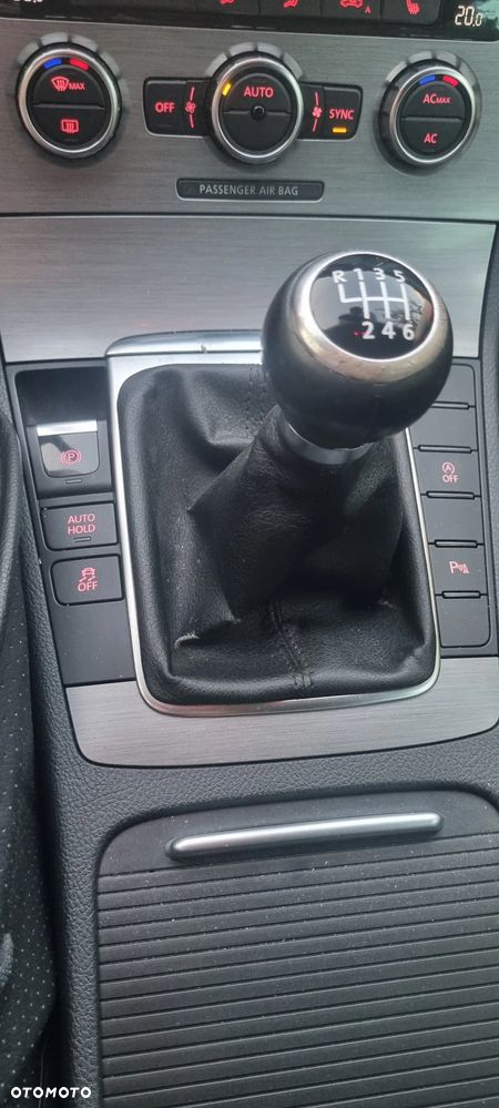 Volkswagen Passat 2.0 TDI DPF Comfortline - 10