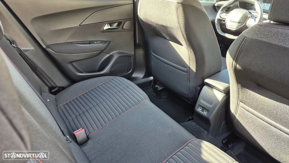 Peugeot e-2008 Active - 14