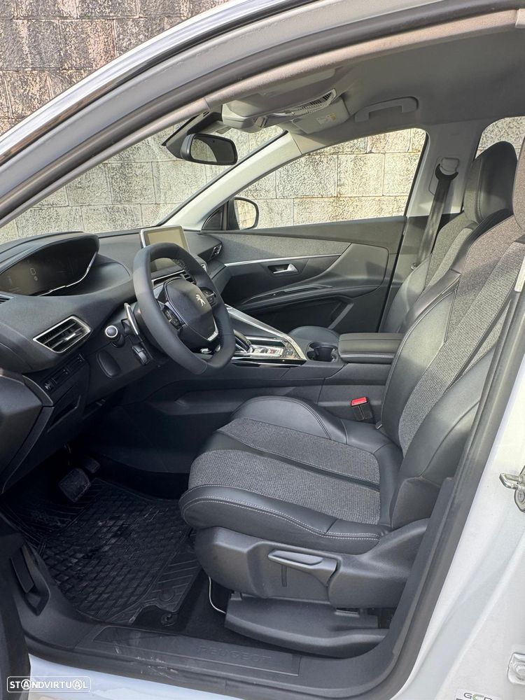 Peugeot 5008 BlueHDI 130 EAT8 Allure Pack - 21