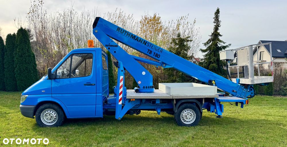 Mercedes-Benz Sprinter - 5