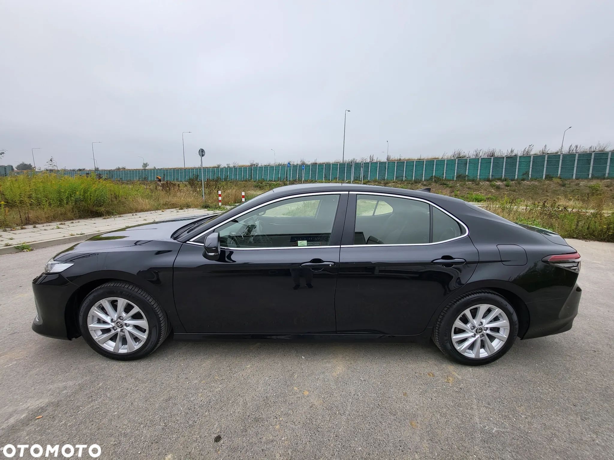 Toyota Camry 2.5 Hybrid Comfort CVT - 1