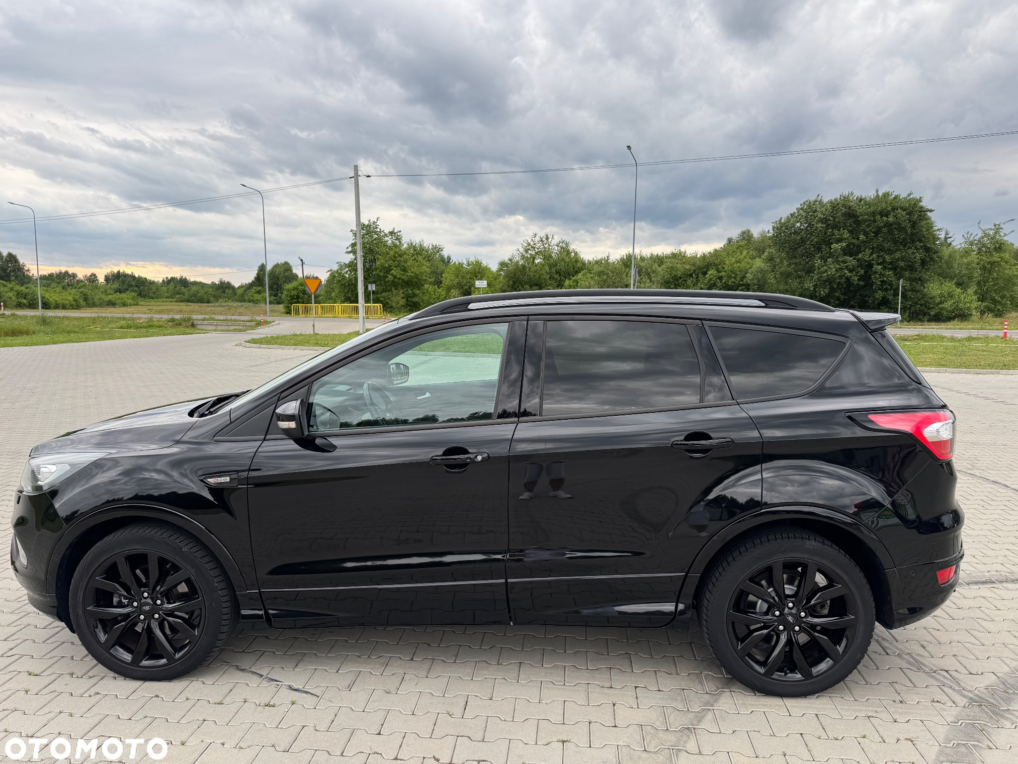 Ford Kuga - 10