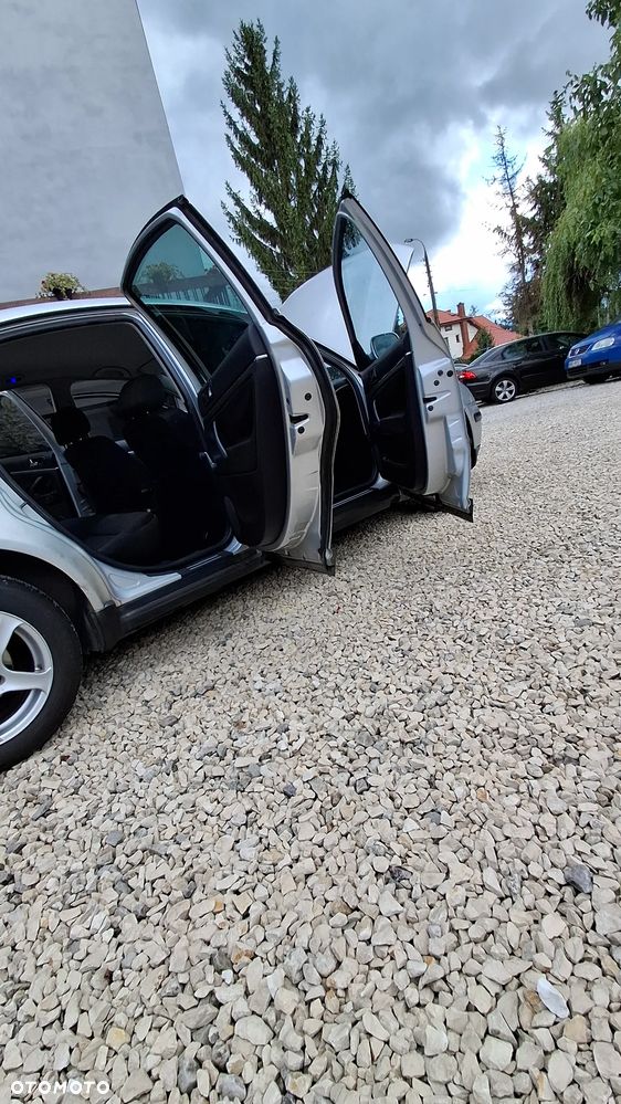 Volkswagen Passat 1.6 Comfortline - 16
