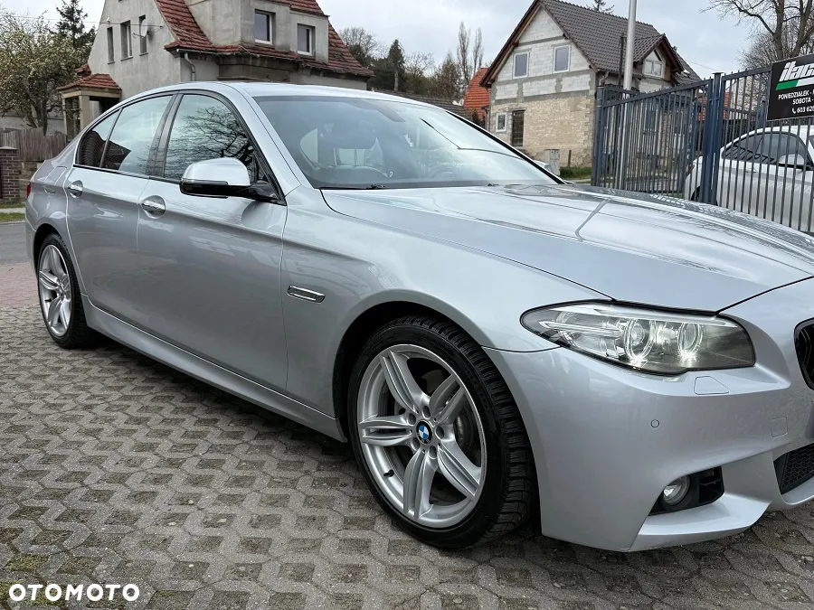 BMW Seria 5 528i xDrive - 4