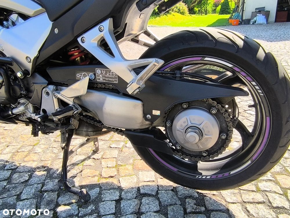 Honda VFR - 8