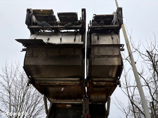 Renault D26 Wide śmieciarka Euro 6 - 11